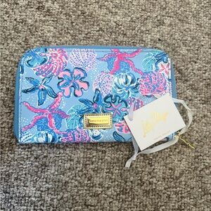 Lilly Pulitzer Passport Case / Travel Wallet